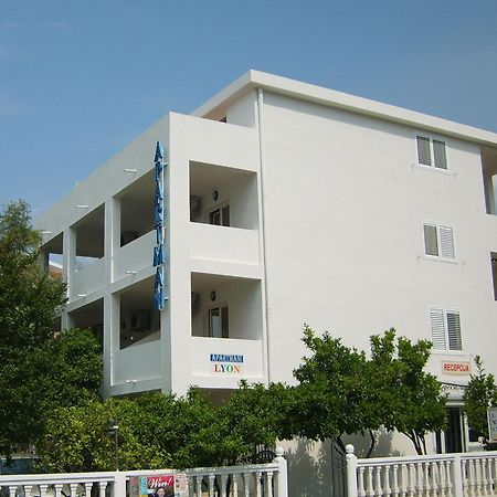 Lyon Apartments Будва Экстерьер фото