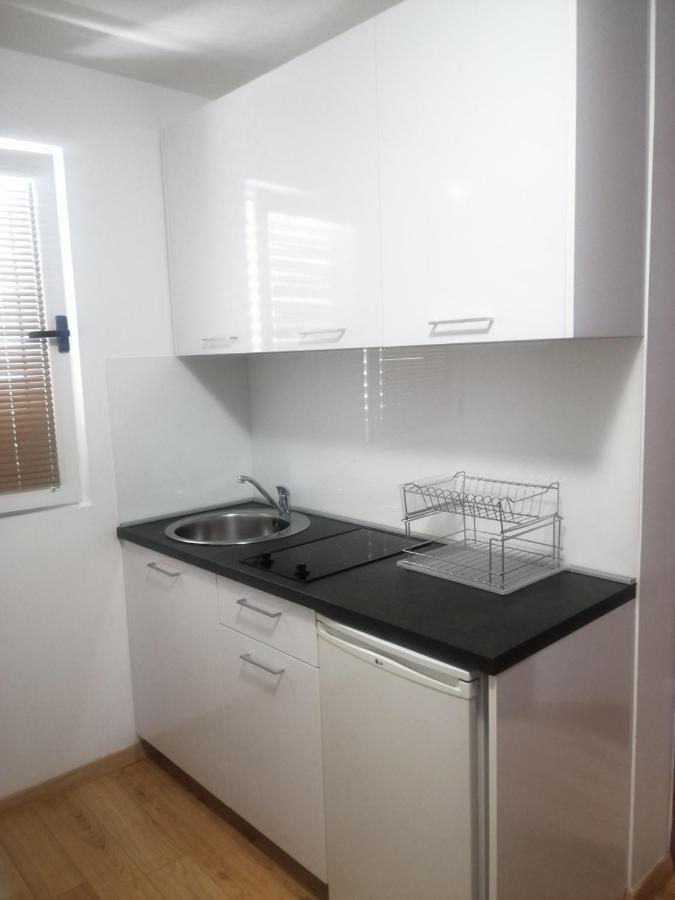 Lyon Apartments Будва Экстерьер фото