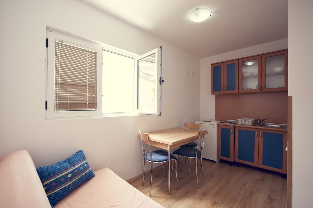 Lyon Apartments Будва Номер фото